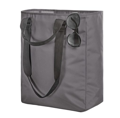 robustes Shopperbag zum Umhaenge mit Sonnenbrille