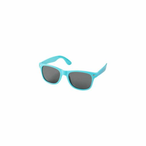 Stylische Sonnenbrille in hellblau