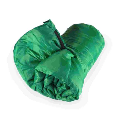 Gute-Nacht-Schlafsack wird eingepackt